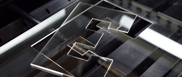 激光切割机在有机玻璃和亚克力材料中的应用(图2)