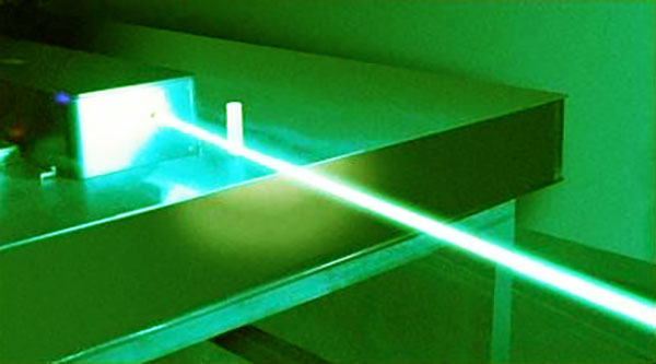 超短脉冲激光技术发展起来的一种强有力的新工具(图2)