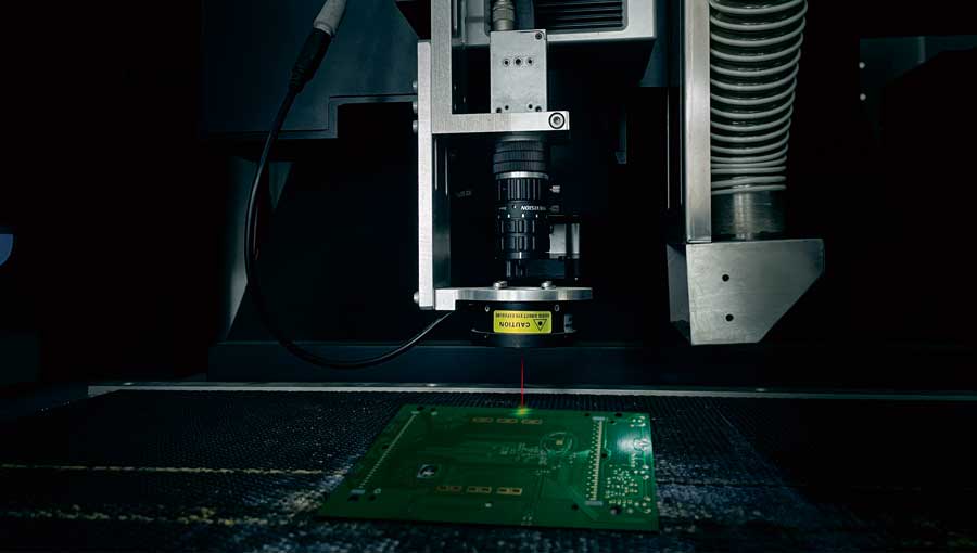 超快光纤激光器在材料微加工方面的研究进展